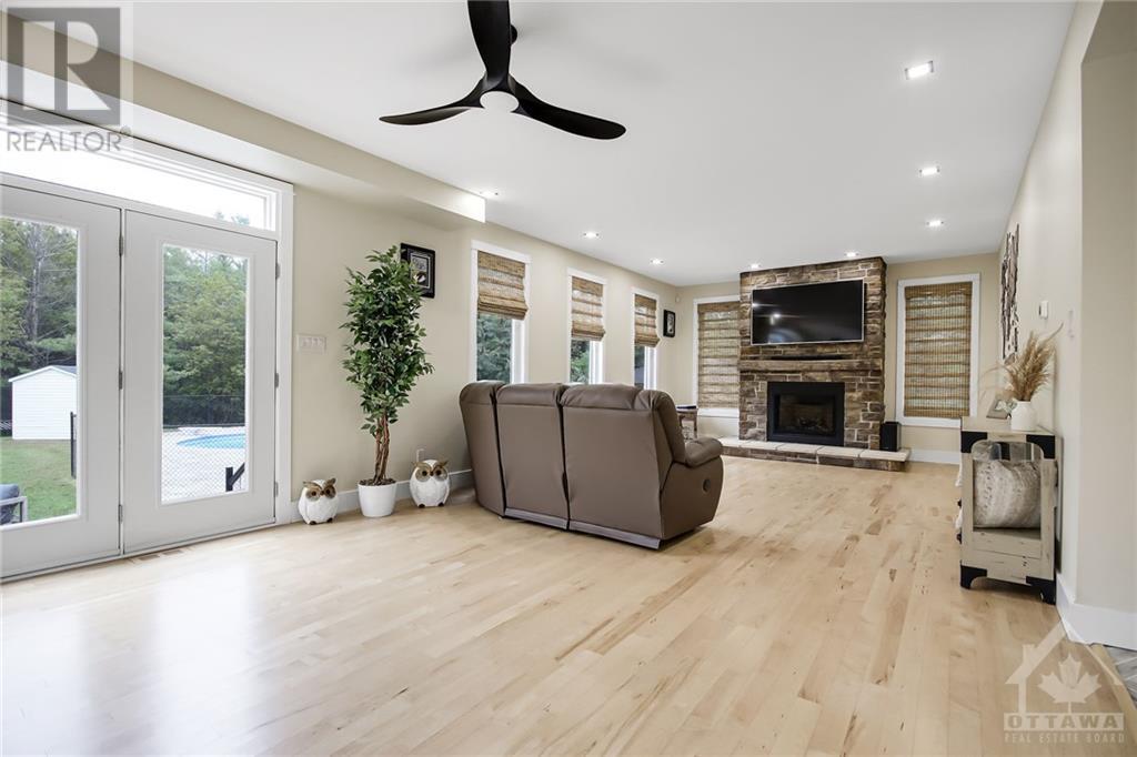 Listing 1360594 - Large Photo # 13