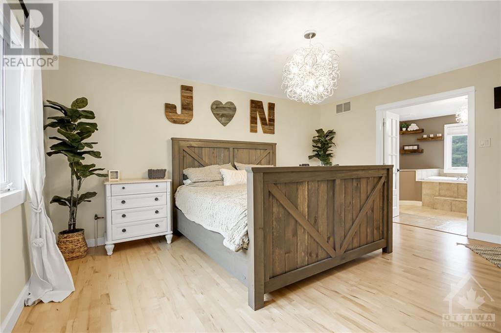 Listing 1360594 - Large Photo # 18