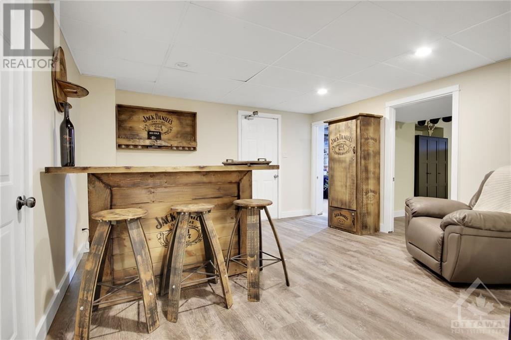 Listing 1360594 - Large Photo # 27
