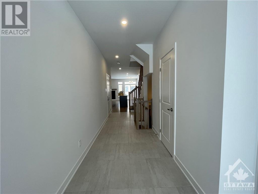 882 SOLARIUM AVENUE