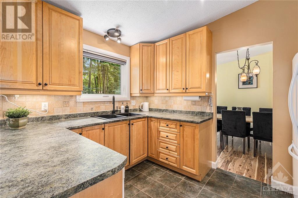 Listing 1360889 - Large Photo # 7