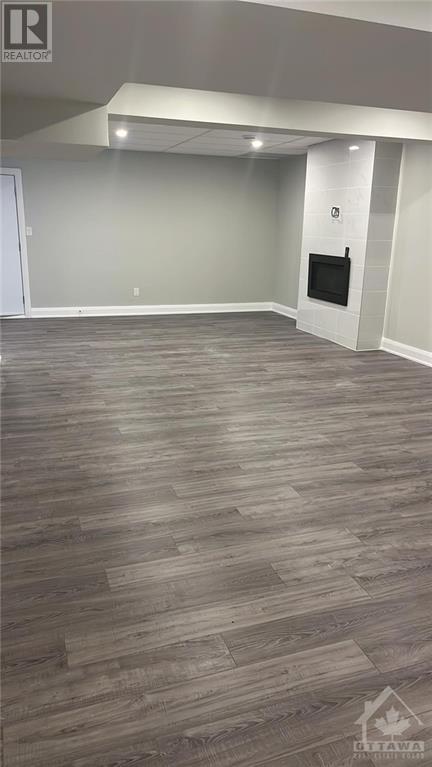 1085 FALAISE ROAD UNIT#B, #B
