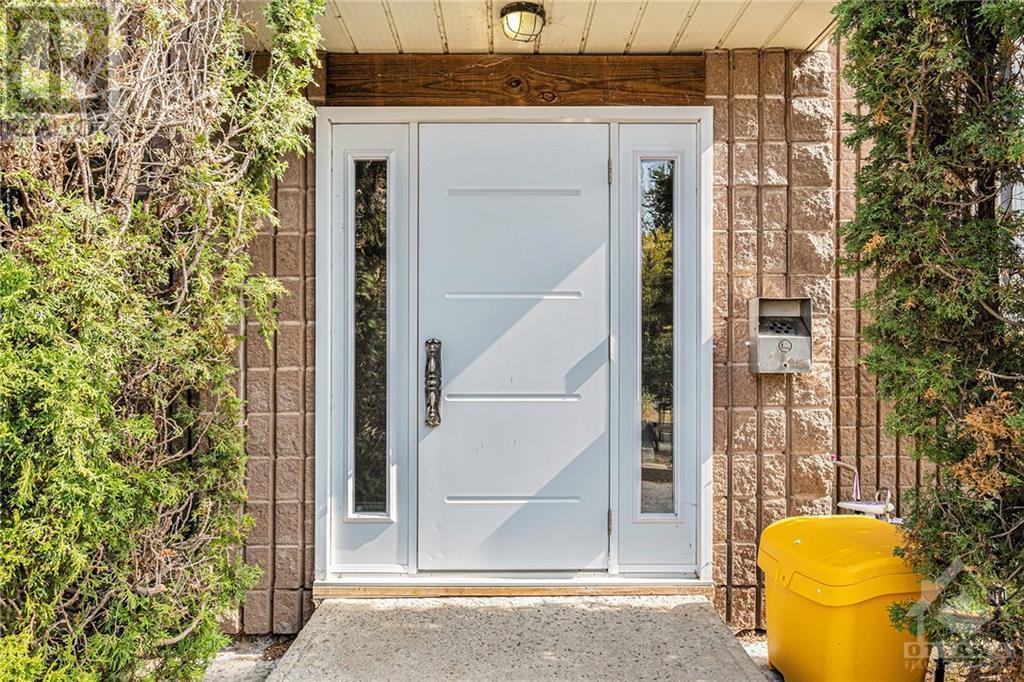 875 LAURIER STREET UNIT#2, #2