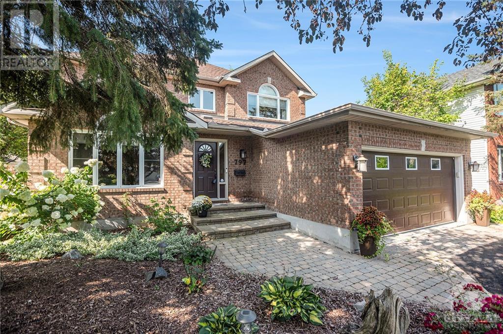 797 FOXWOOD COURT