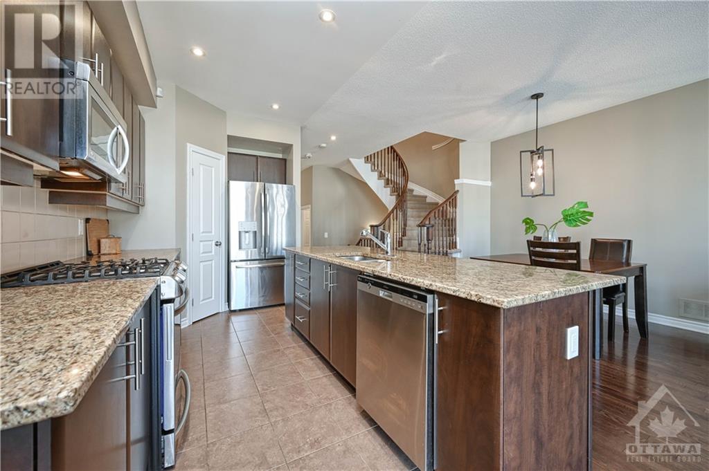 523 EARNSCLIFFE GROVE