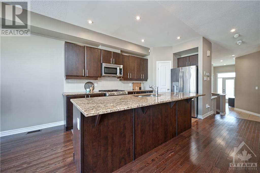 523 EARNSCLIFFE GROVE
