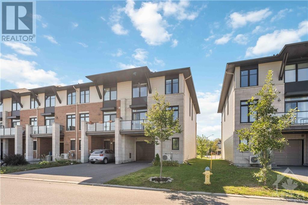 520 LABRADOR CRESCENT