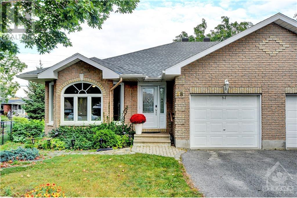 28 DR GORDON CRESCENT, Kemptville