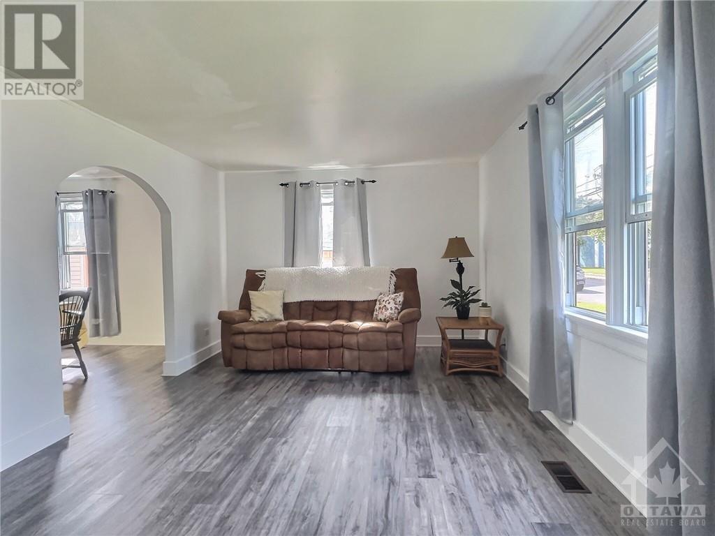 Listing 1361202 - Large Photo # 10