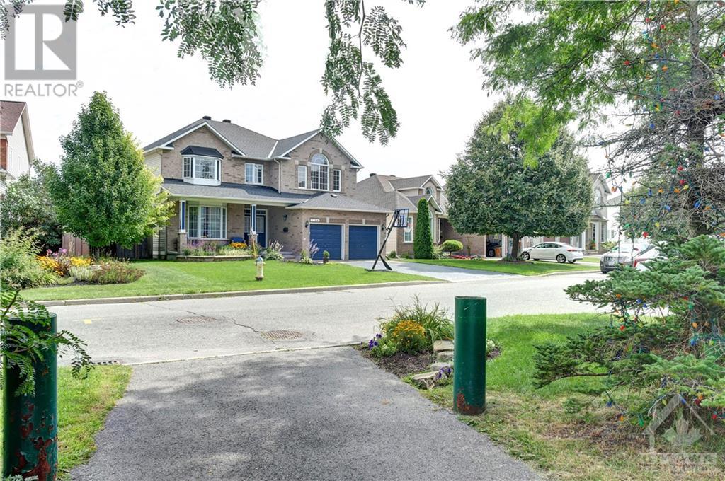 1764 HEATHERSTONE CRESCENT