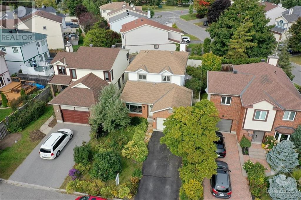 3 THORNHEDGE COURT