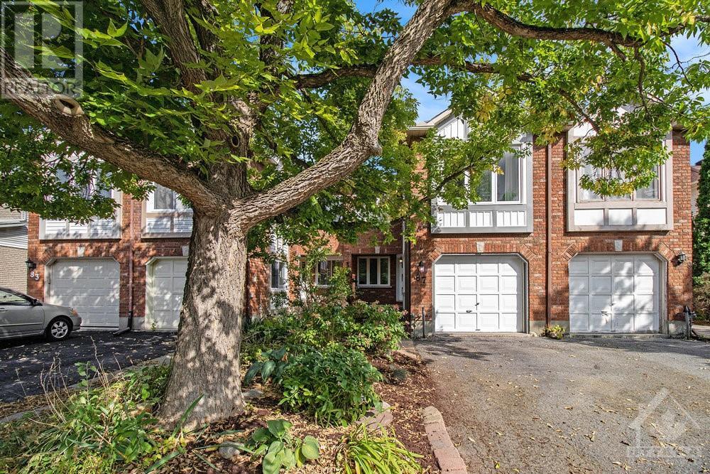 87 HUNTERSWOOD CRESCENT