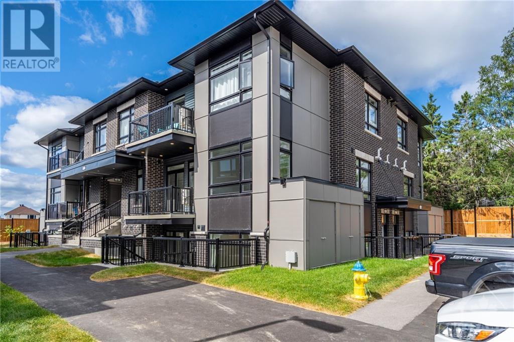 400 ROLLING MEADOW CRESCENT UNIT#E, #E