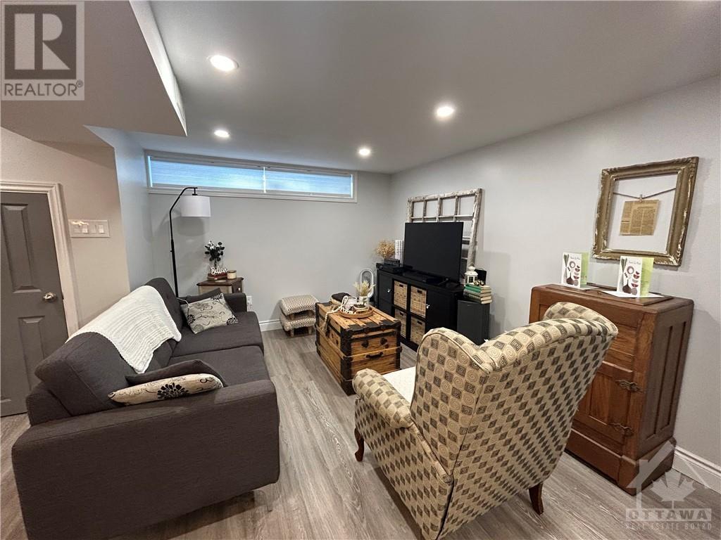 376 FULLERTON AVENUE UNIT#B, #B