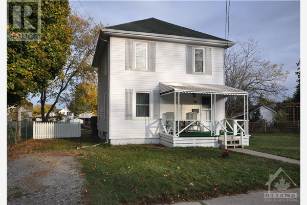69 ABERDEEN AVENUE, Smiths Falls