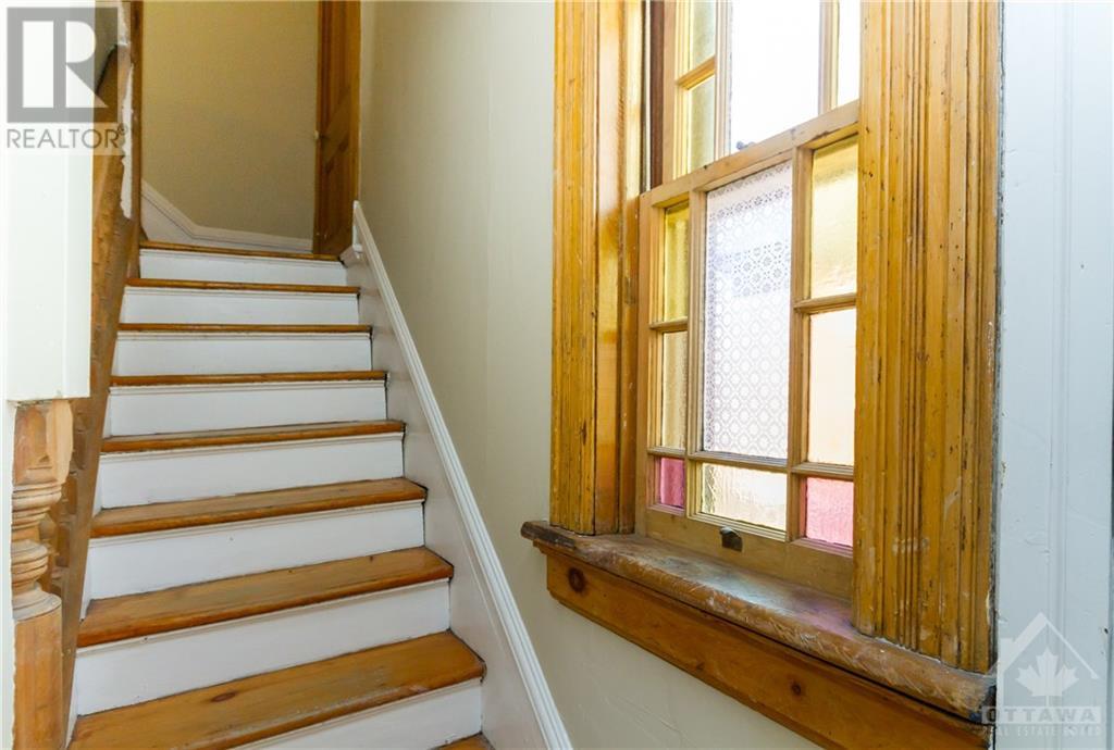137 HAWTHORNE AVENUE UNIT#B, #B
