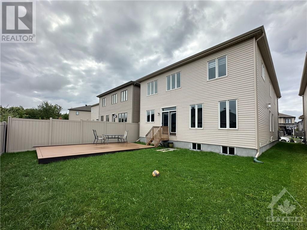 878 STALLION CRESCENT