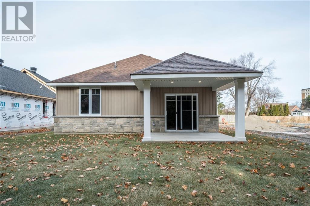 6 WHITTAKER CRESCENT