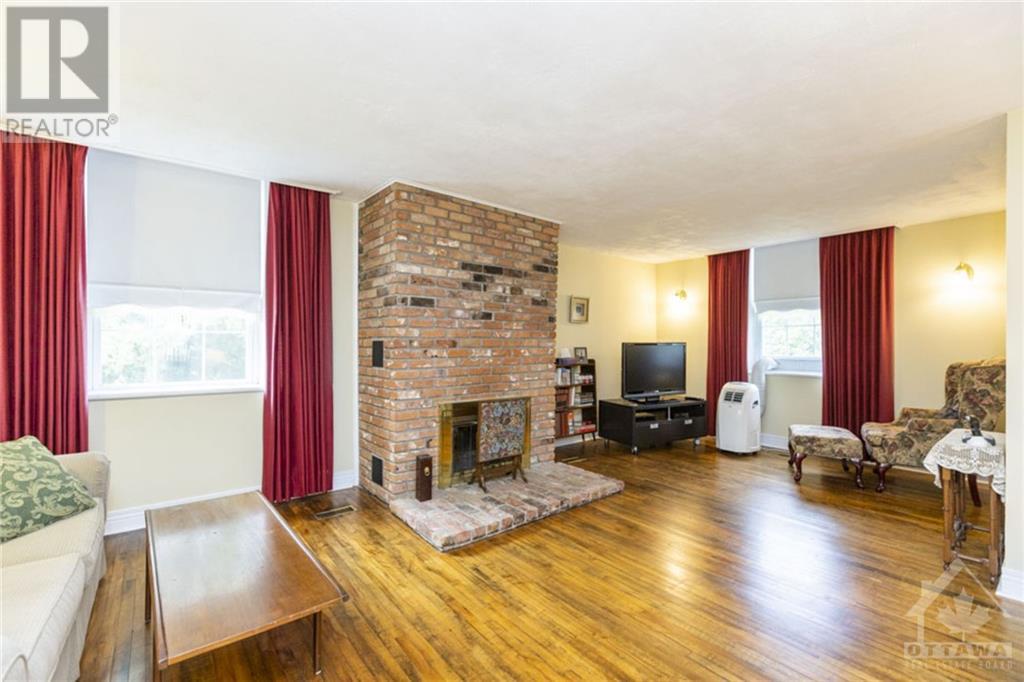2585 RAMSAY CONCESSION 8 ROAD