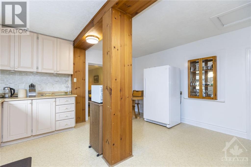 2585 RAMSAY CONCESSION 8 ROAD