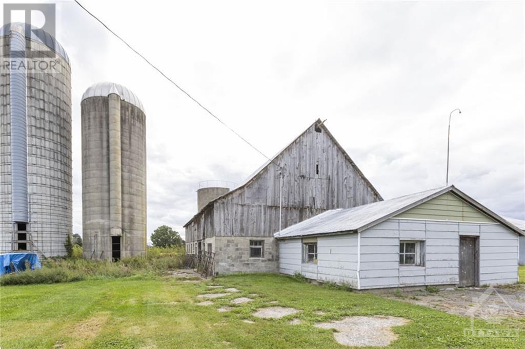 2585 RAMSAY CONCESSION 8 ROAD