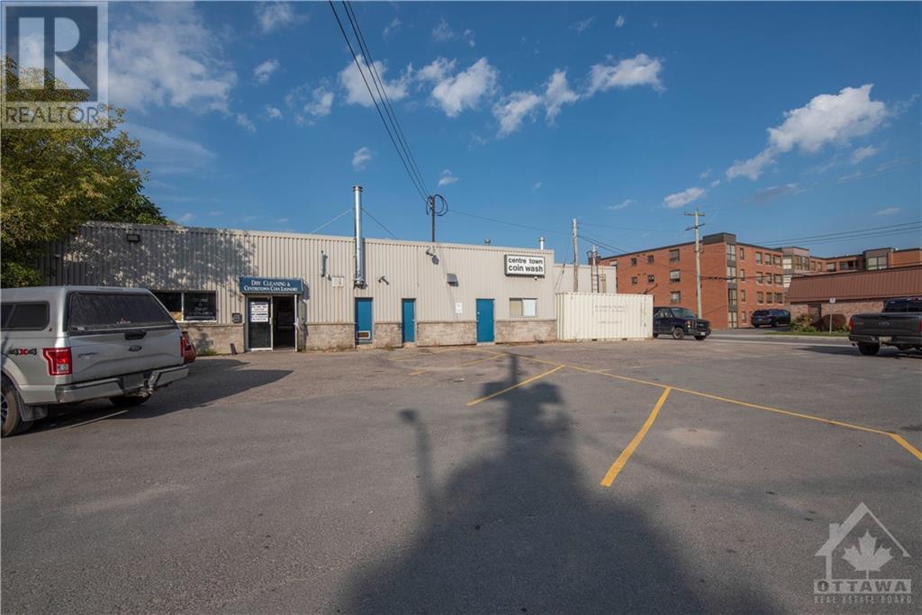 104 ELGIN STREET W