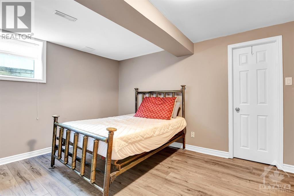 30 RIVER OAKS COURT
