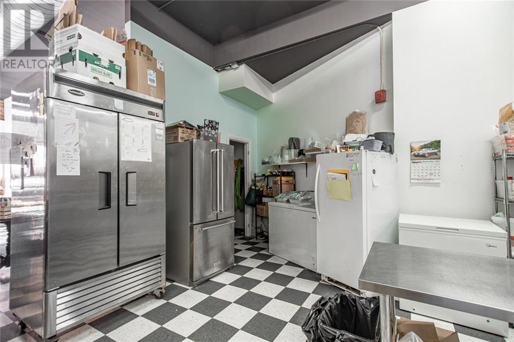 100 PEMBROKE STREET W