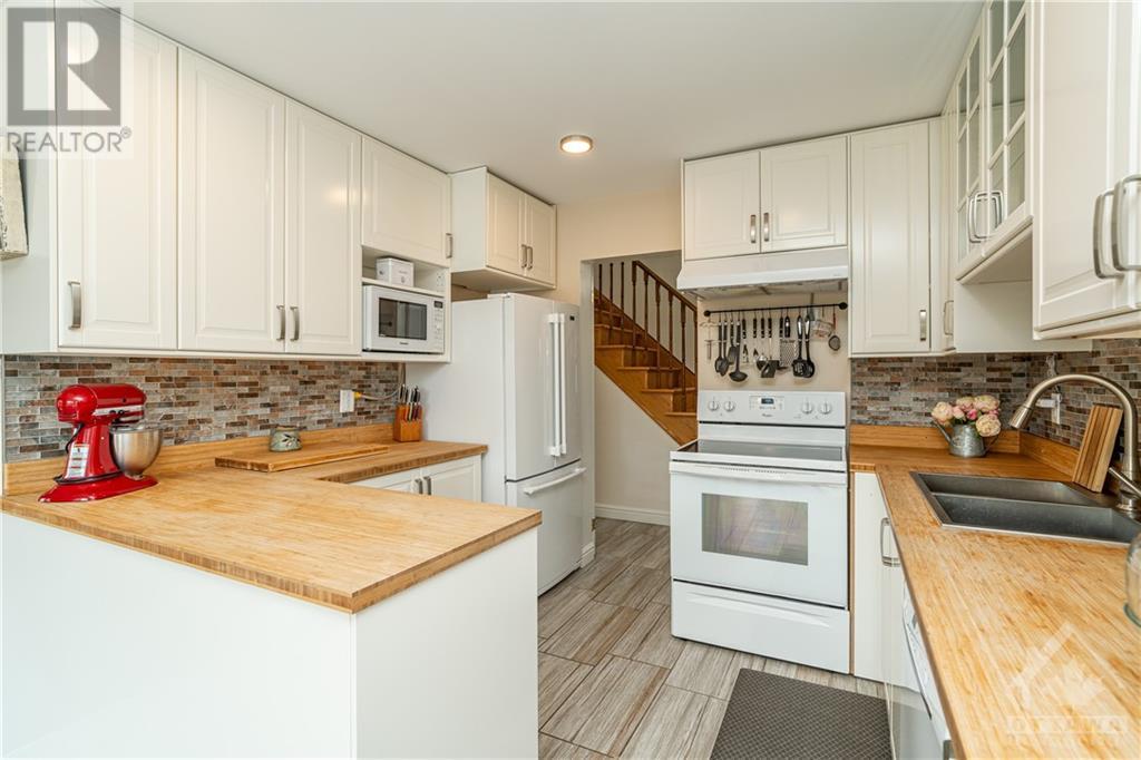 6036 VOYAGEUR DRIVE