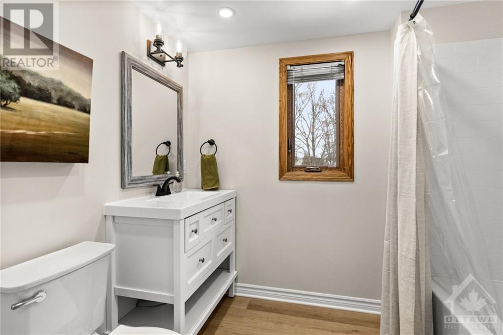5272 MCLEAN CRESCENT