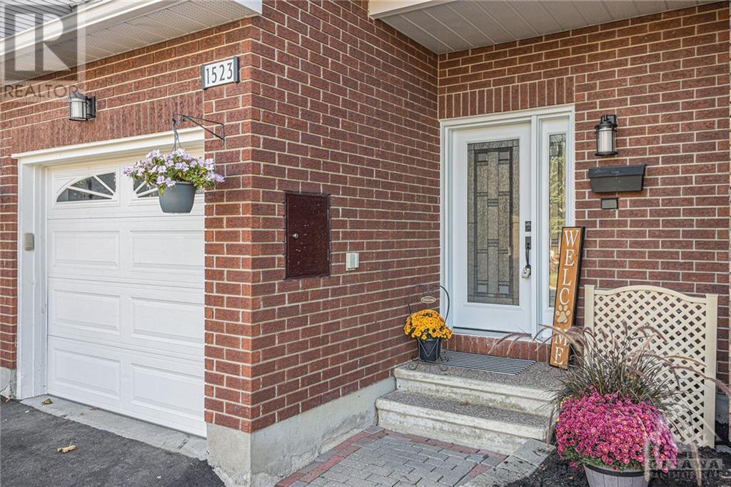 1523 BRIARFIELD CRESCENT