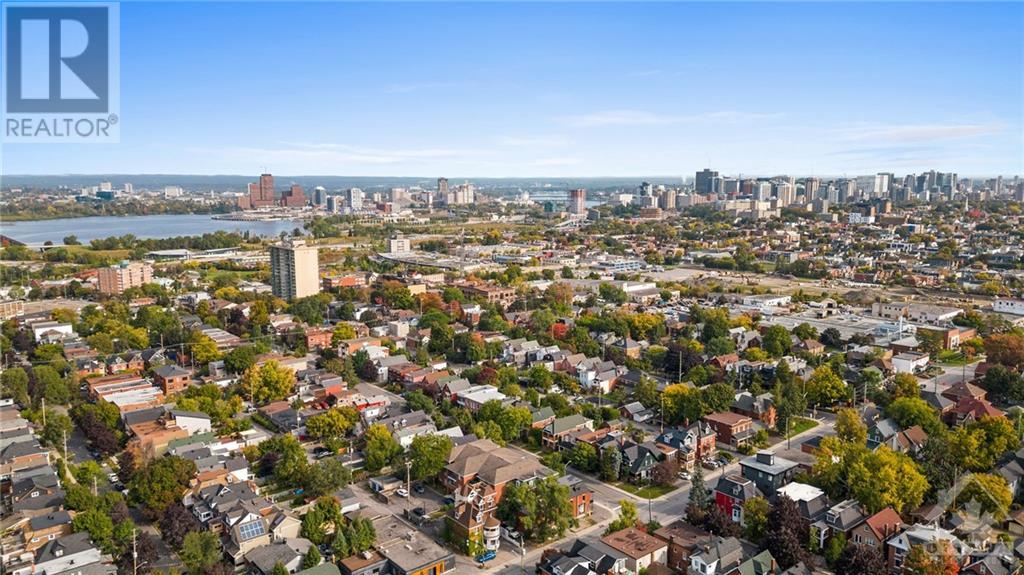 124 SPADINA AVENUE
