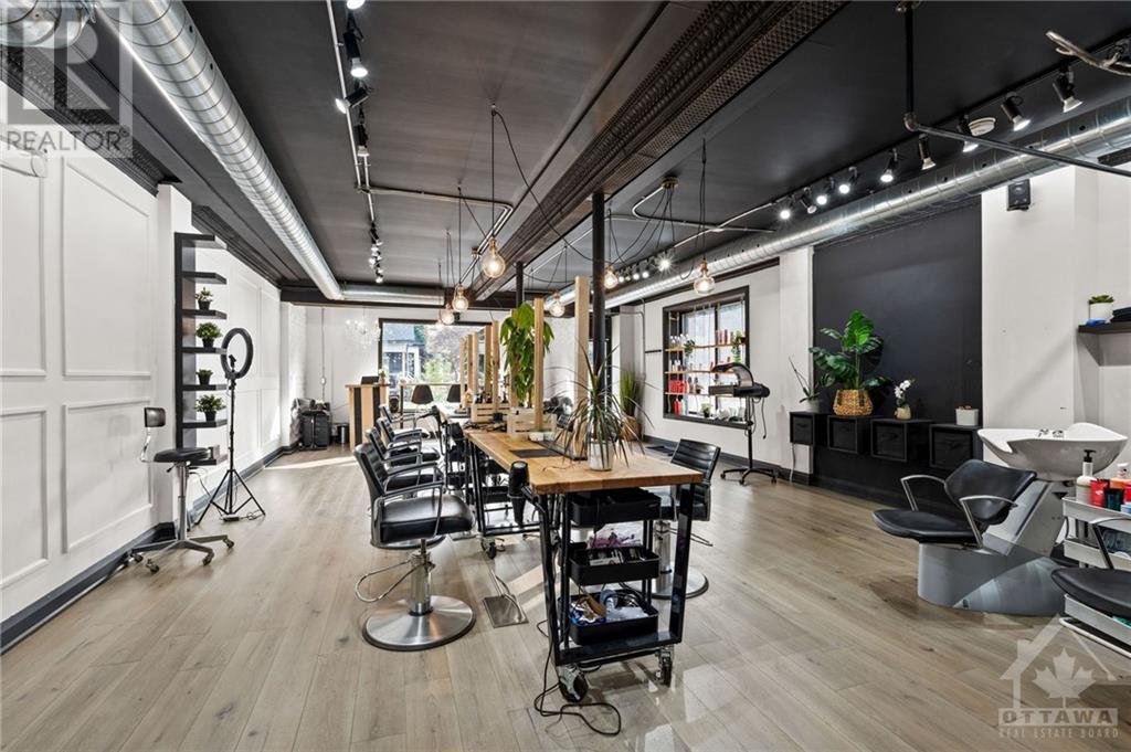 124 SPADINA AVENUE