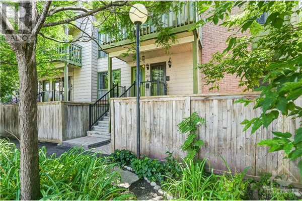 262 PRESLAND ROAD UNIT#A, Ottawa
