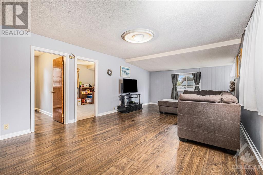 304 OXFORD STREET E