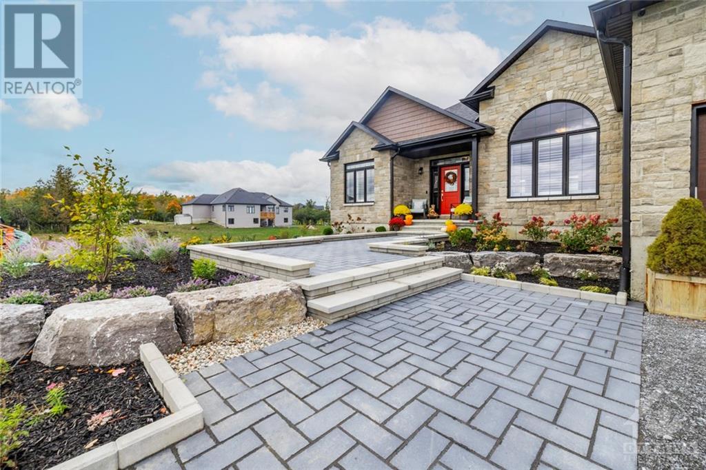 237 MABEL CRESCENT