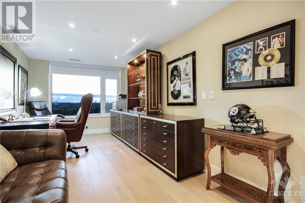 1035 BANK STREET UNIT#1702, #1702