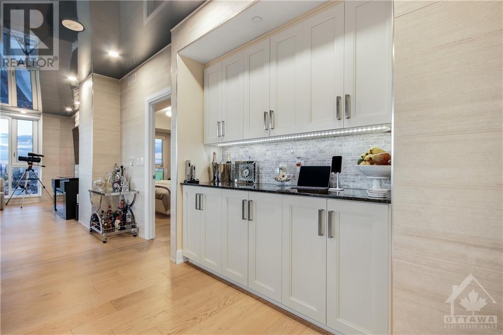 1035 BANK STREET UNIT#1702, #1702
