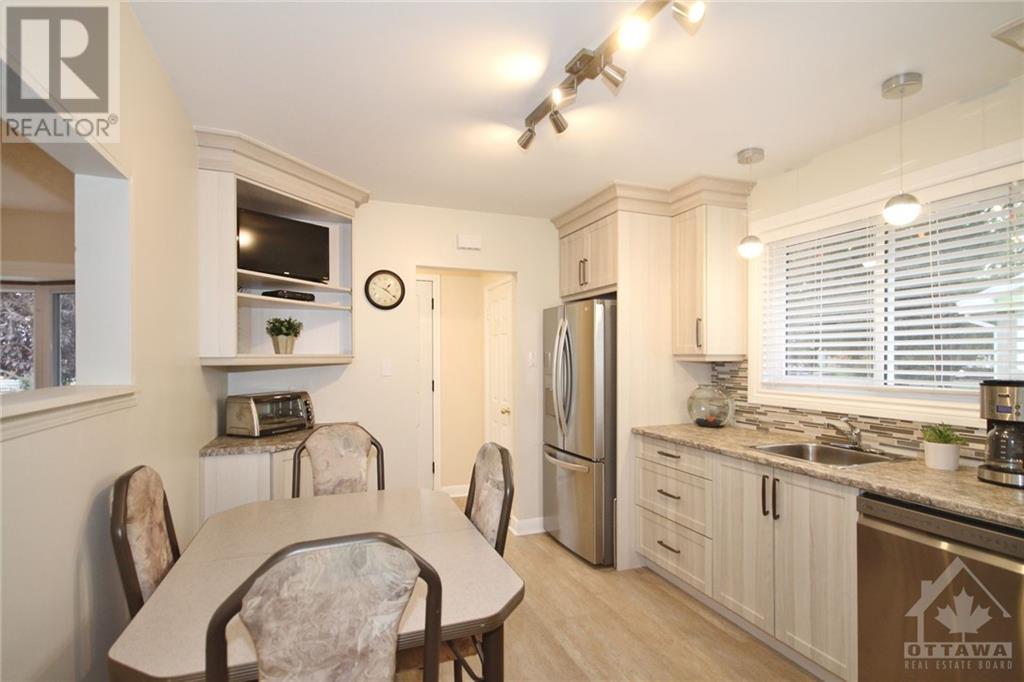 1272 WOODSIDE DRIVE