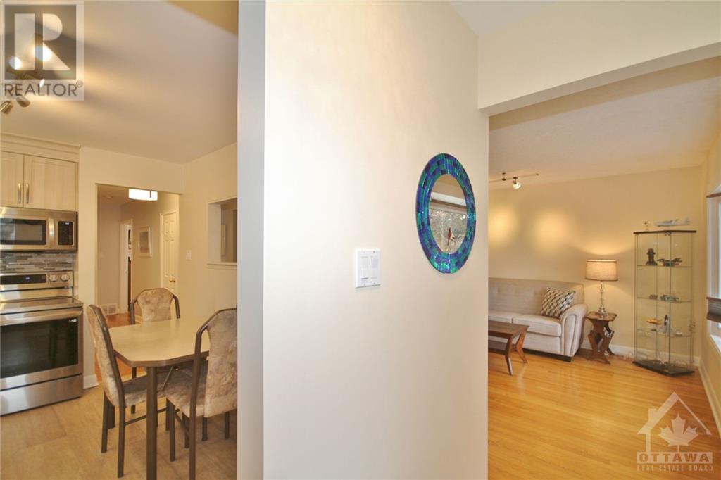 1272 WOODSIDE DRIVE