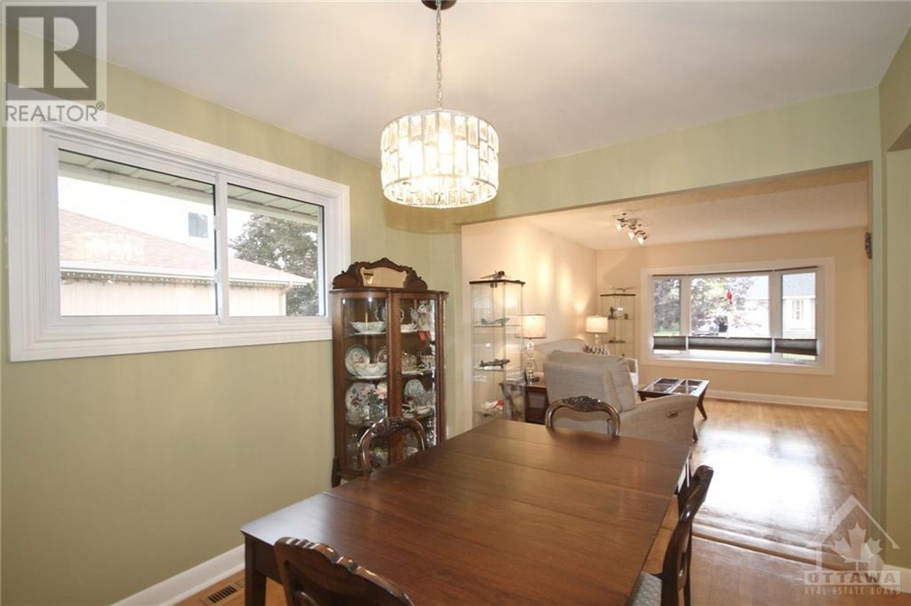 1272 WOODSIDE DRIVE