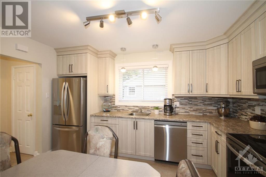 1272 WOODSIDE DRIVE