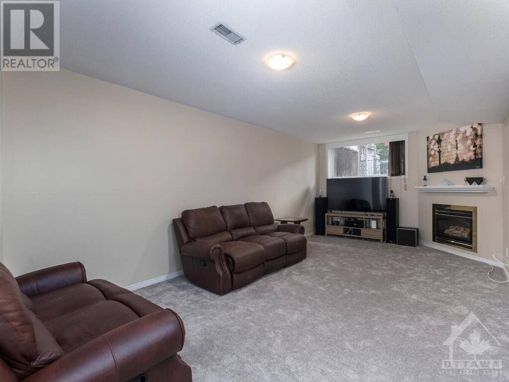 71 FLOWERTREE CRESCENT