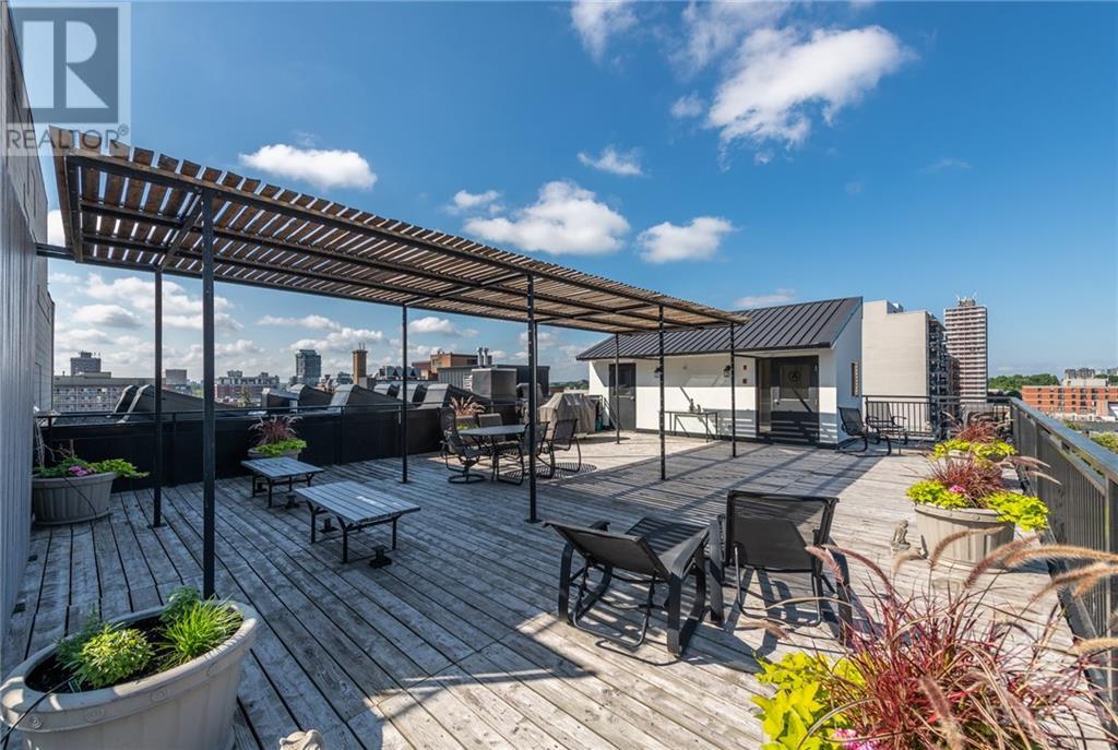 287 MACLAREN STREET UNIT#402, #402