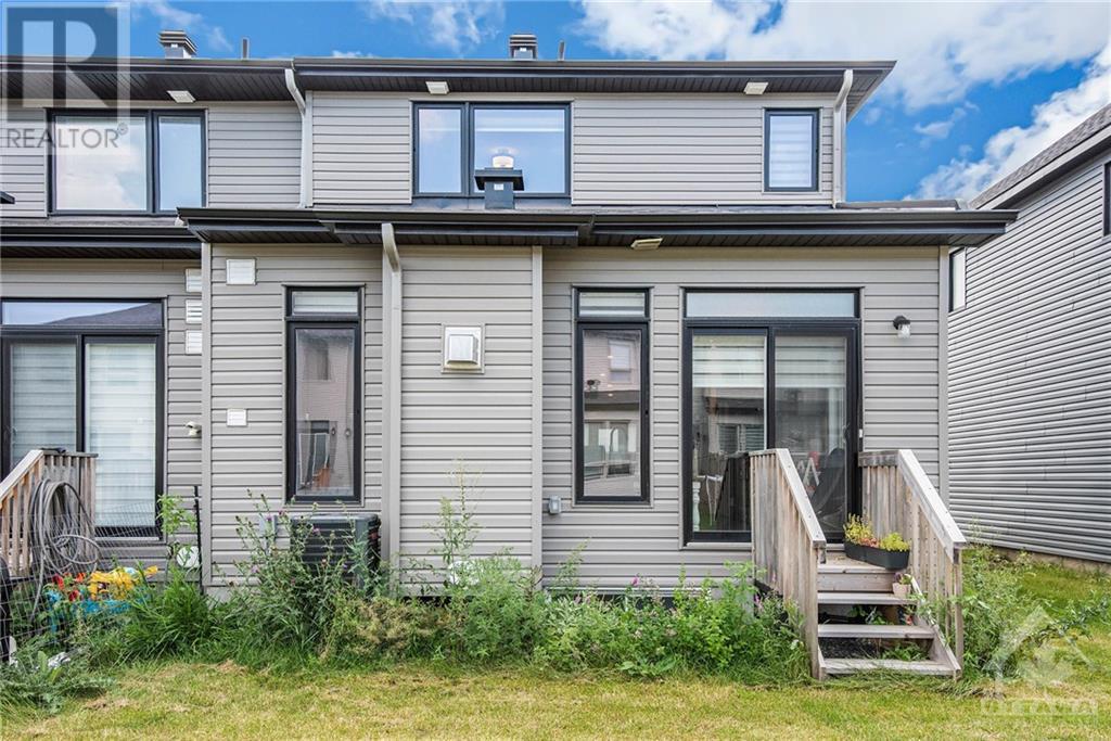 868 SOLARIUM AVENUE
