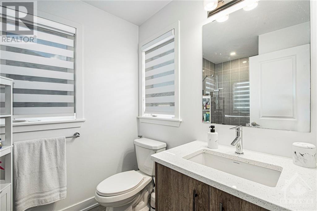868 SOLARIUM AVENUE