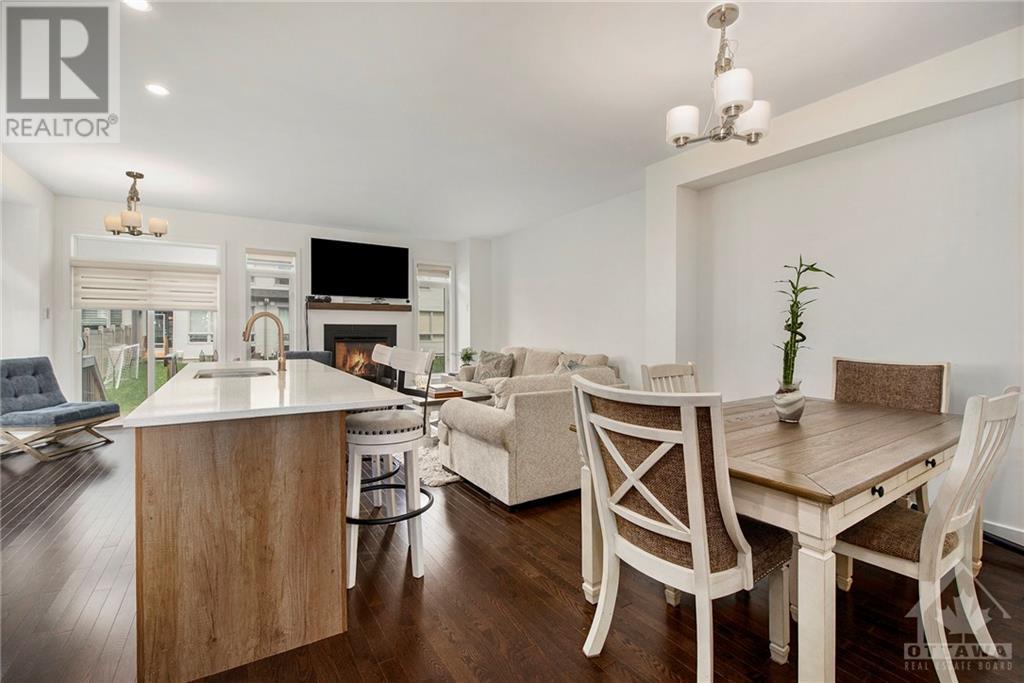 868 SOLARIUM AVENUE