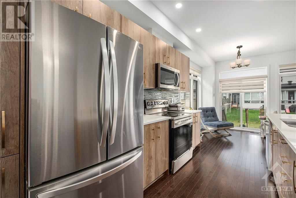 868 SOLARIUM AVENUE