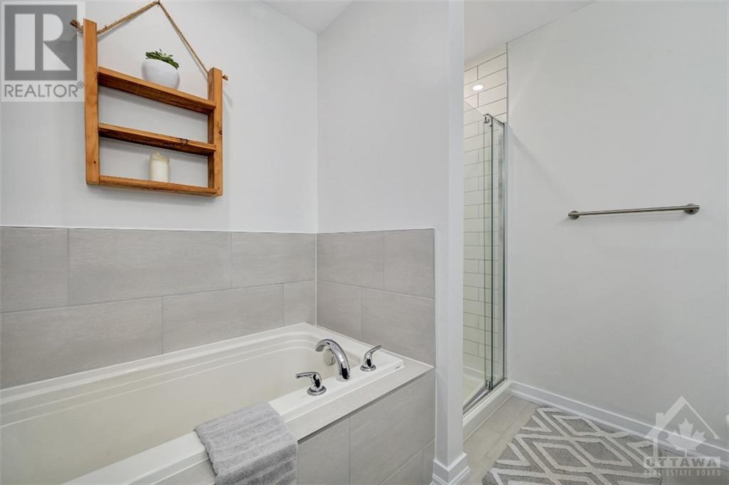 369 ROLLING MEADOW CRESCENT