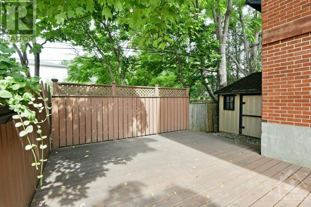 391 GREENWOOD AVENUE